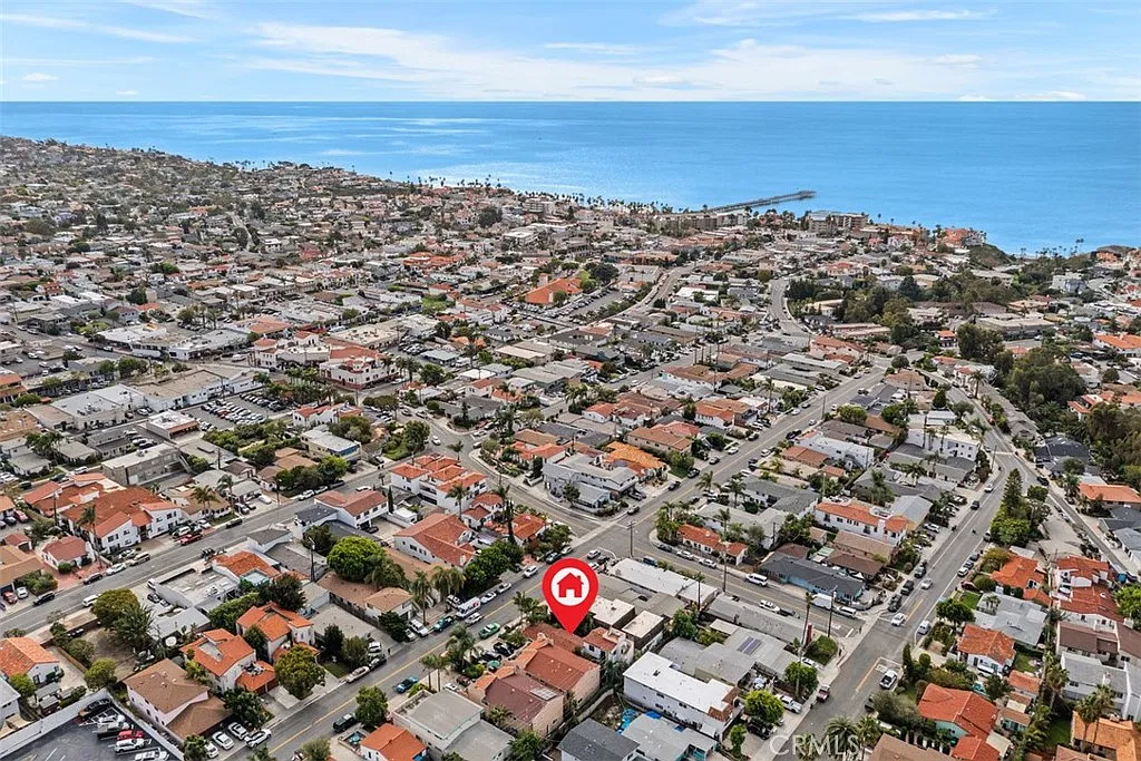 2 bed, 1.0 bath, 827 sqft, $5,500 — Photo 3