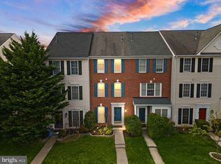 42800 Pilgrim Sq, Chantilly, VA 20152