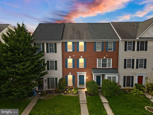 42800 Pilgrim Sq, Chantilly, VA 20152