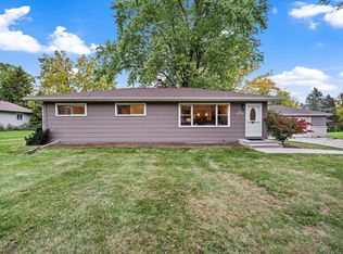 N63W15354 Pontiac Dr, Menomonee Falls, WI
