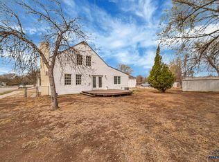 1710 Albany Ave, Hot Springs, SD 57747