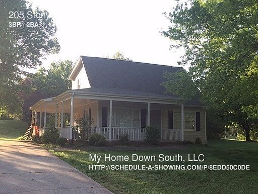 1st image of 205 Stoneybrook Dr