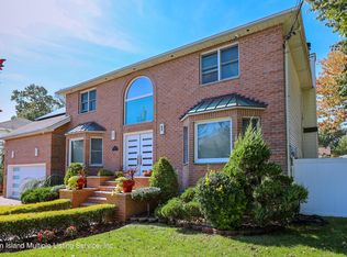 44 Fayann Ln, Staten Island, NY