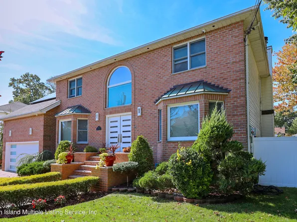 44 Fayann Ln, Staten Island, NY 10307