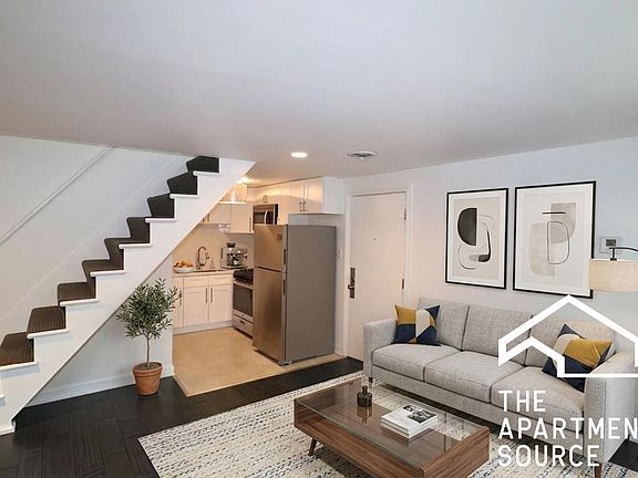 2nd image of 2546 N Southport Ave #2