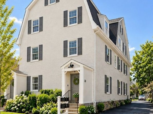 30 Woodbury Ave