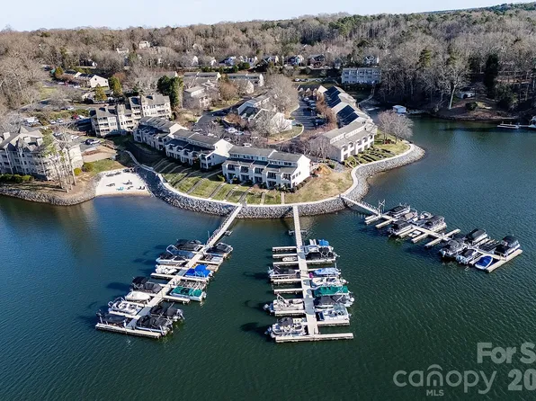 14621 Waterside Dr, Charlotte, NC 28278