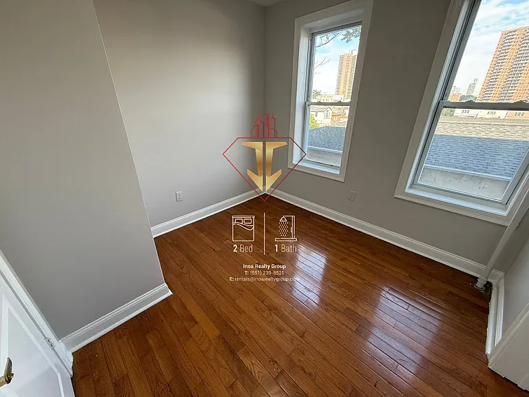 5712 Hudson Ave #A10 — Photo 9