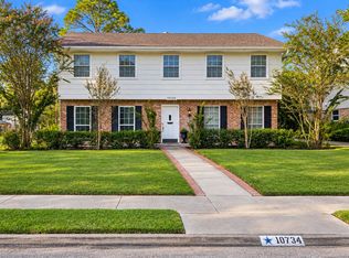 10734 Candlewood Dr, Houston, TX 77042