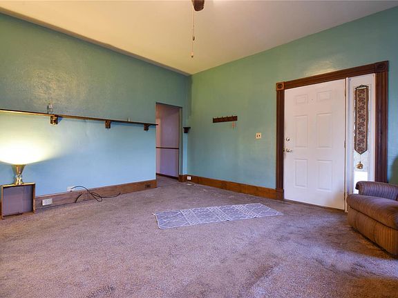 5th image of 1102 W 6th St