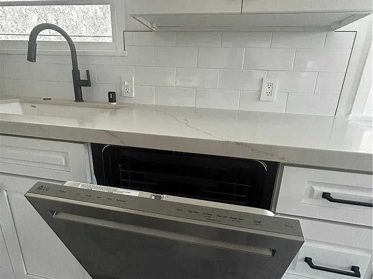 602 Begonia Ave — Photo 6