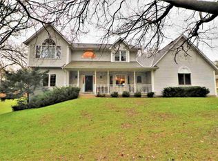 1433 W Demeter Dr, Freeport, IL 61032