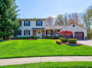 14 Carriage Ct, Marlboro, NJ 07746