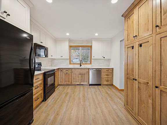 4th image of 10485 Lee Dr