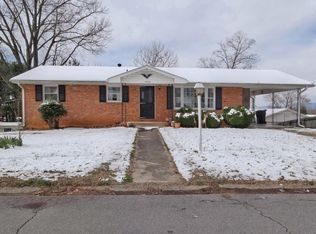 5938 Village Ln, Roanoke, VA 24019