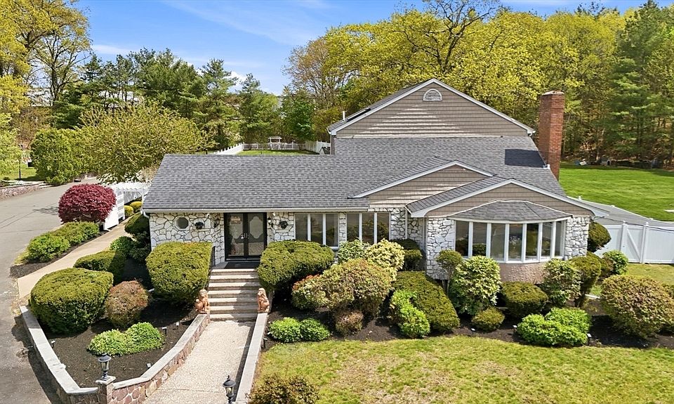 1st image of 39 Forest St