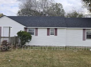 7233 Adams Center Rd, Fort Wayne, IN 46816