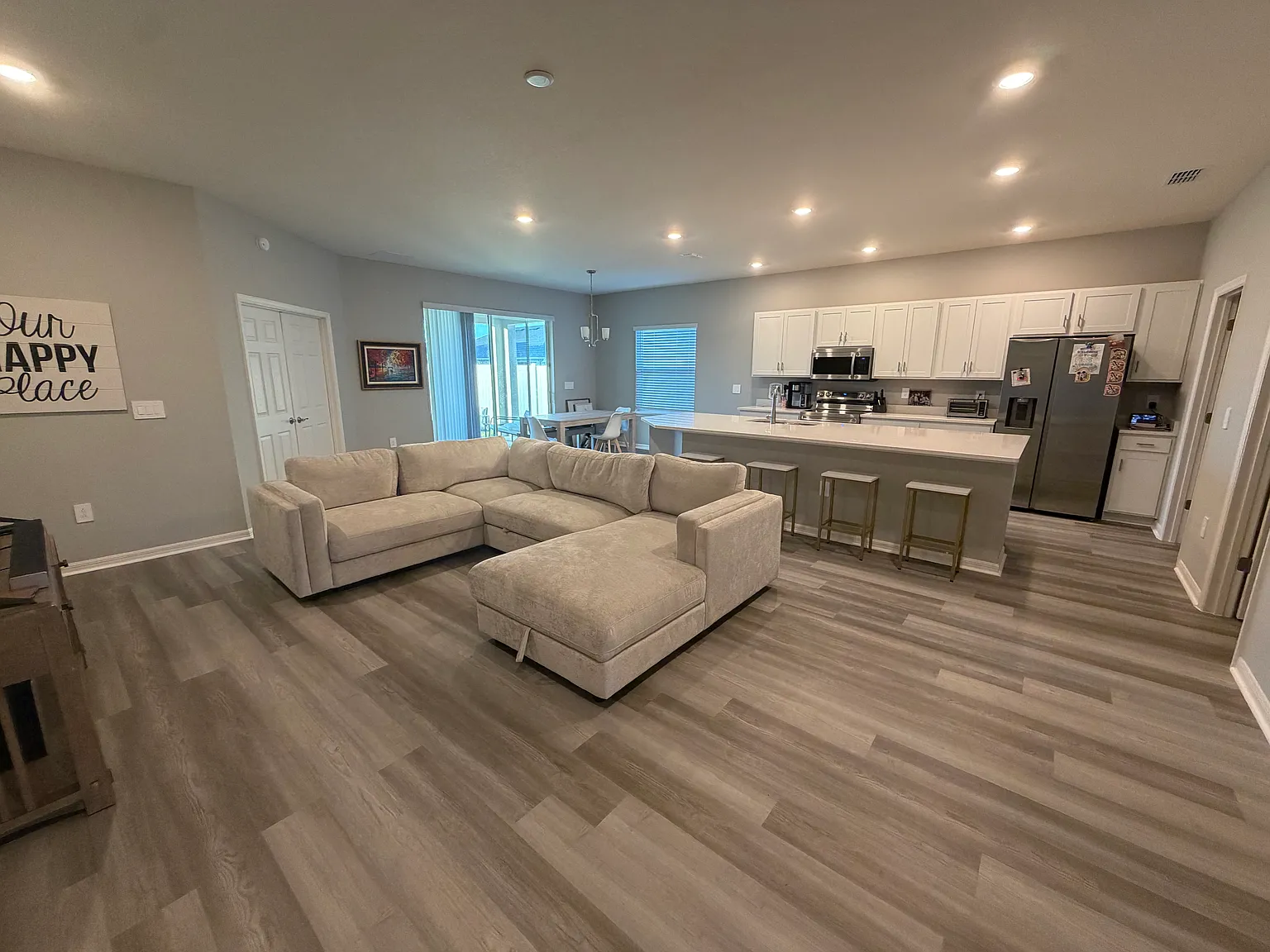 4 bed, 2029 sqft, $2,950 — Photo 3