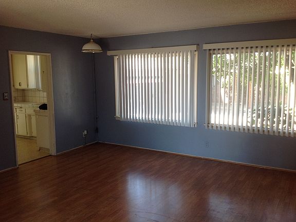 4th image of 113 E Floral Dr