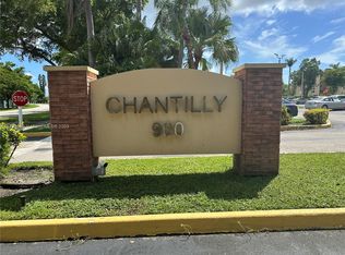 900 NE 195th St APT 214, Miami, FL 33179