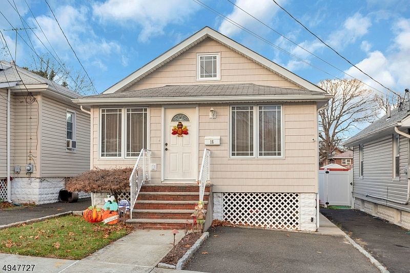 1st image of 16 Kathryn St
