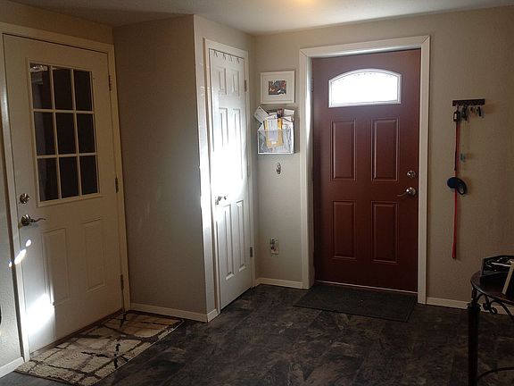 Front entrance/foyer