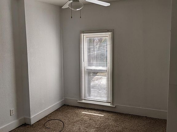5th image of 924 W Ionia St APT 1