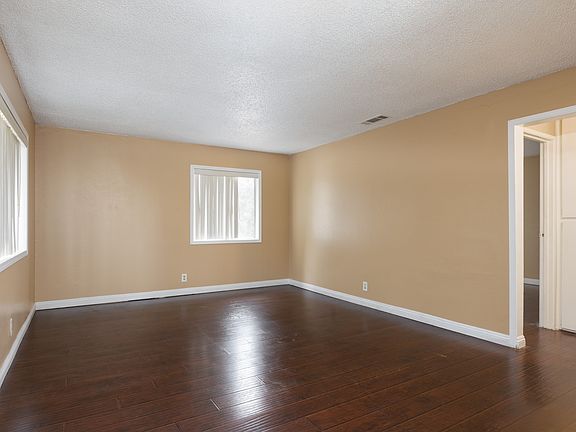 3rd image of 415 N Hamilton Ave APT D