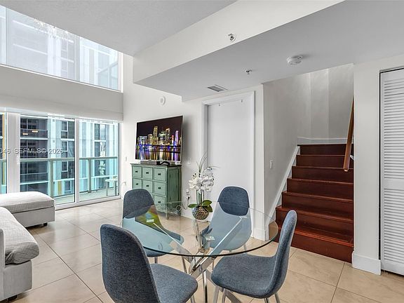 4th image of 41 SE 5th St APT 908