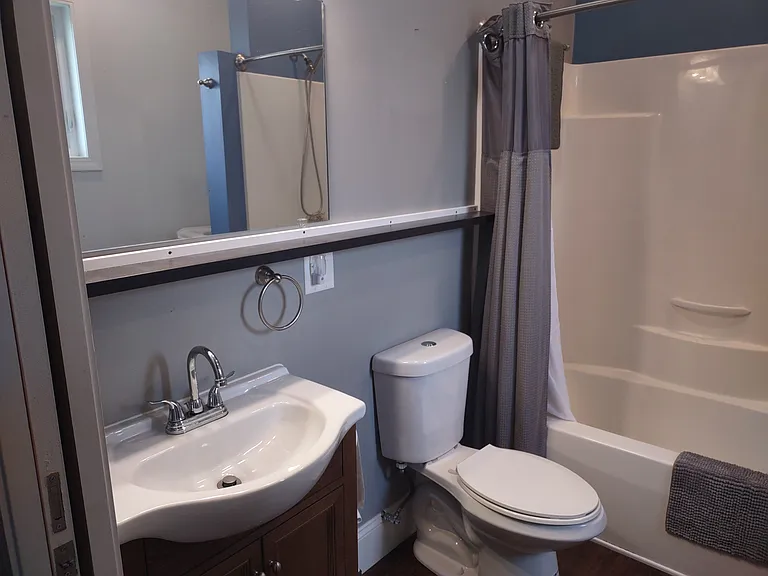 2529 Broadway Ave — Photo 6