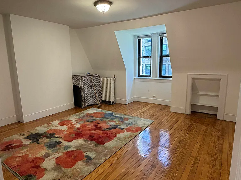 332 W 83rd St #8 — Photo 3