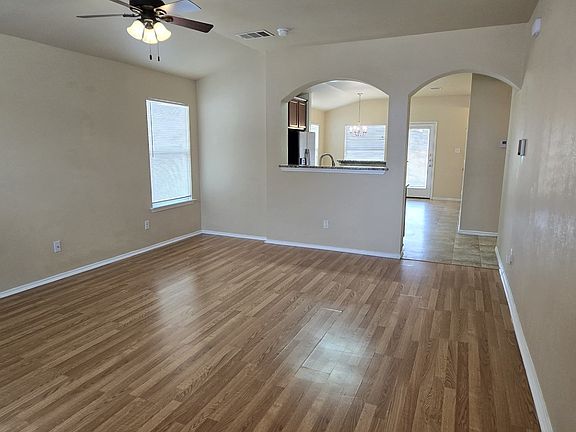 5112 Allegany 3 living rm (4)