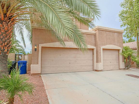 3rd image of 15288 W Country Gables Dr