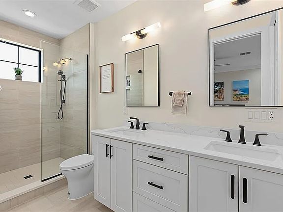 2nd image of 48 N Park Ave