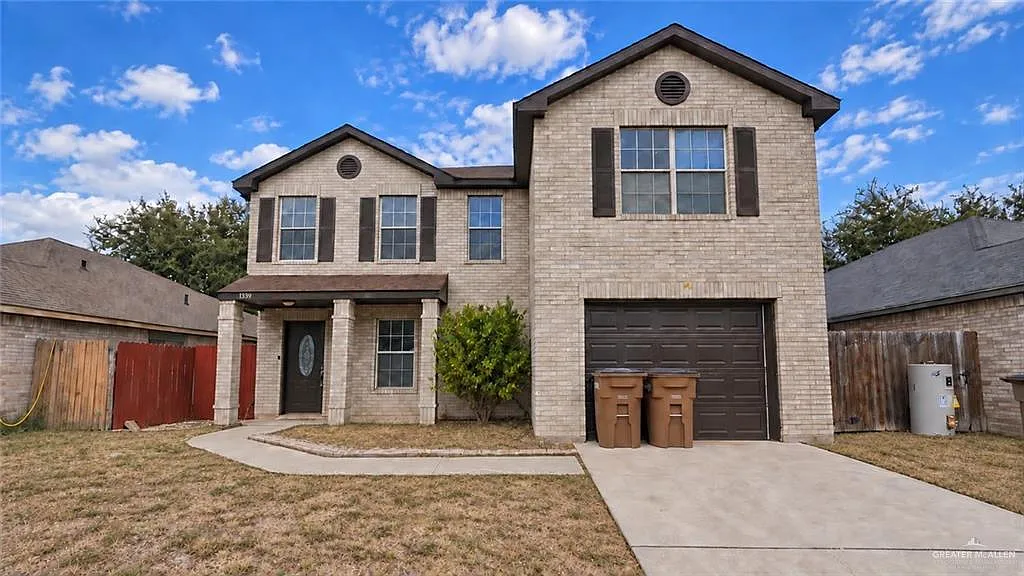 3 bed, 2.5 bath, 1823 sqft, $1,600 — Photo 1