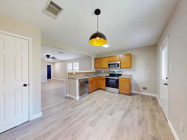 145 S Willow Way — Photo 13