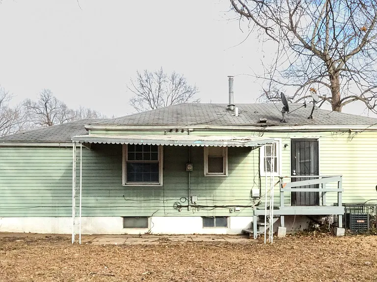 10131 Cabot Dr — Photo 14