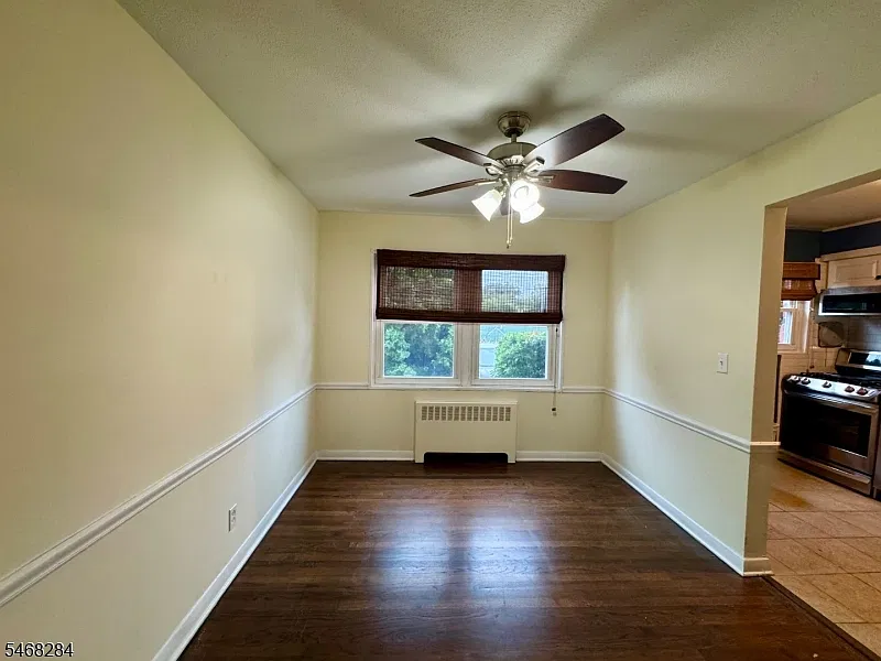 2 bed, 1.0 bath, $3,400 — Photo 3