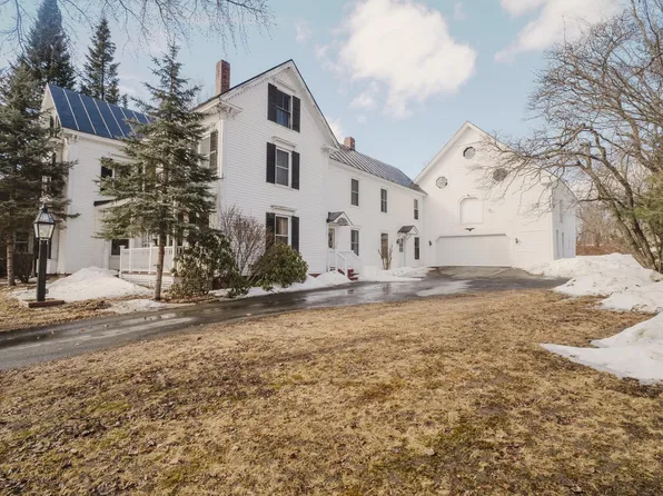 18 Maple Street, Skowhegan, ME 04976
