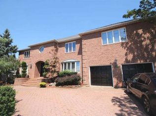 27 Gilroy St, Staten Island, NY 10309