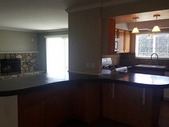 2nd image of 779 Roswell Ct