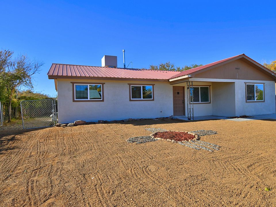 1st image of 1051 Pecan Ct SE