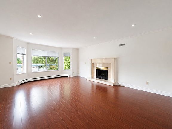 4th image of 963 Merritt St