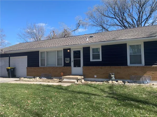 9805 Cambridge Ave, Kansas City, MO 64134