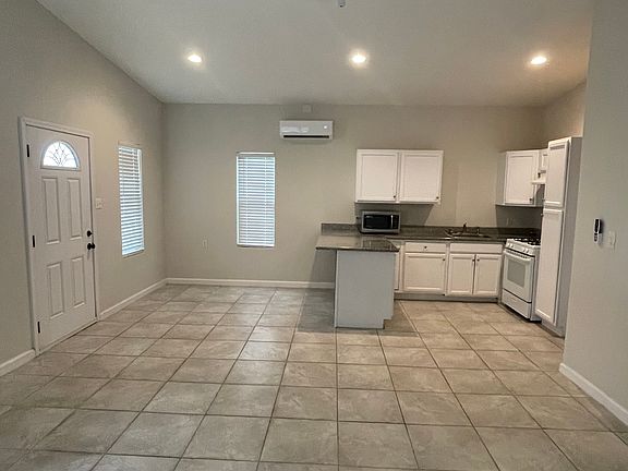 2nd image of 1516 Cloud Ln Unit D