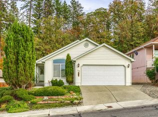 319 SE Independence Dr, Grants Pass, OR 97527
