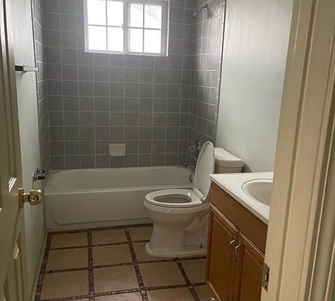 3rd image of 1903 Rosary Dr