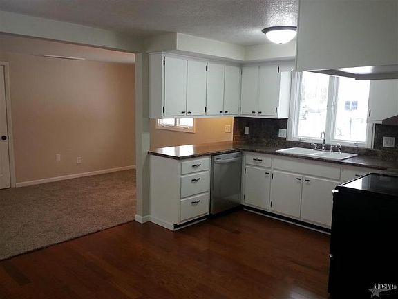 3rd image of 6015 Glenview Dr
