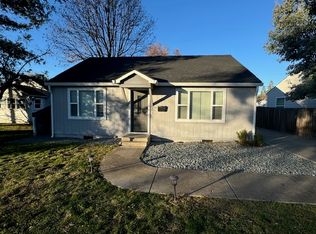 1048 W 12th St, Medford, OR 97501