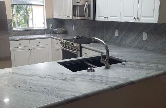 5th image of 1106 NE Juanita Pl